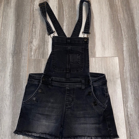 BLACK WASHED OVERALL SHORTS - Picture 1 of 2